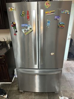 Whirl Pool Refrigerator 
