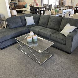 Sectional With Chaise 