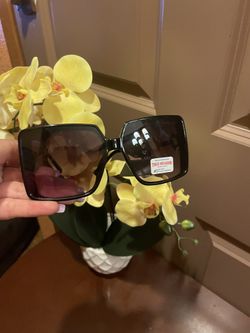 NEW True Religion Oversized Women's black sunglasses in black frame 100% UV