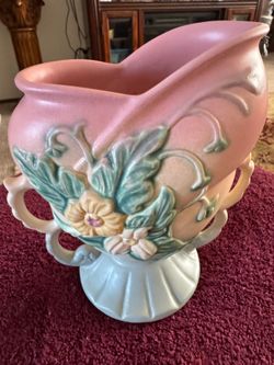 Beautiful HULL ART POTTERY COLLECTION (8) VASES