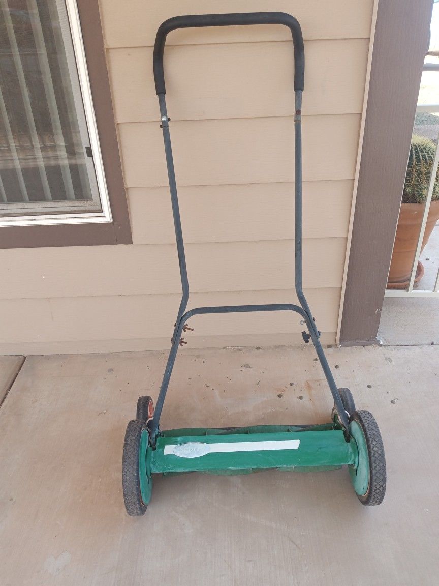 Scott's Lawn Mower, Lawnmower