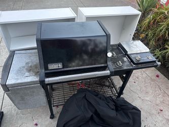 Weber Gas Grill with tank