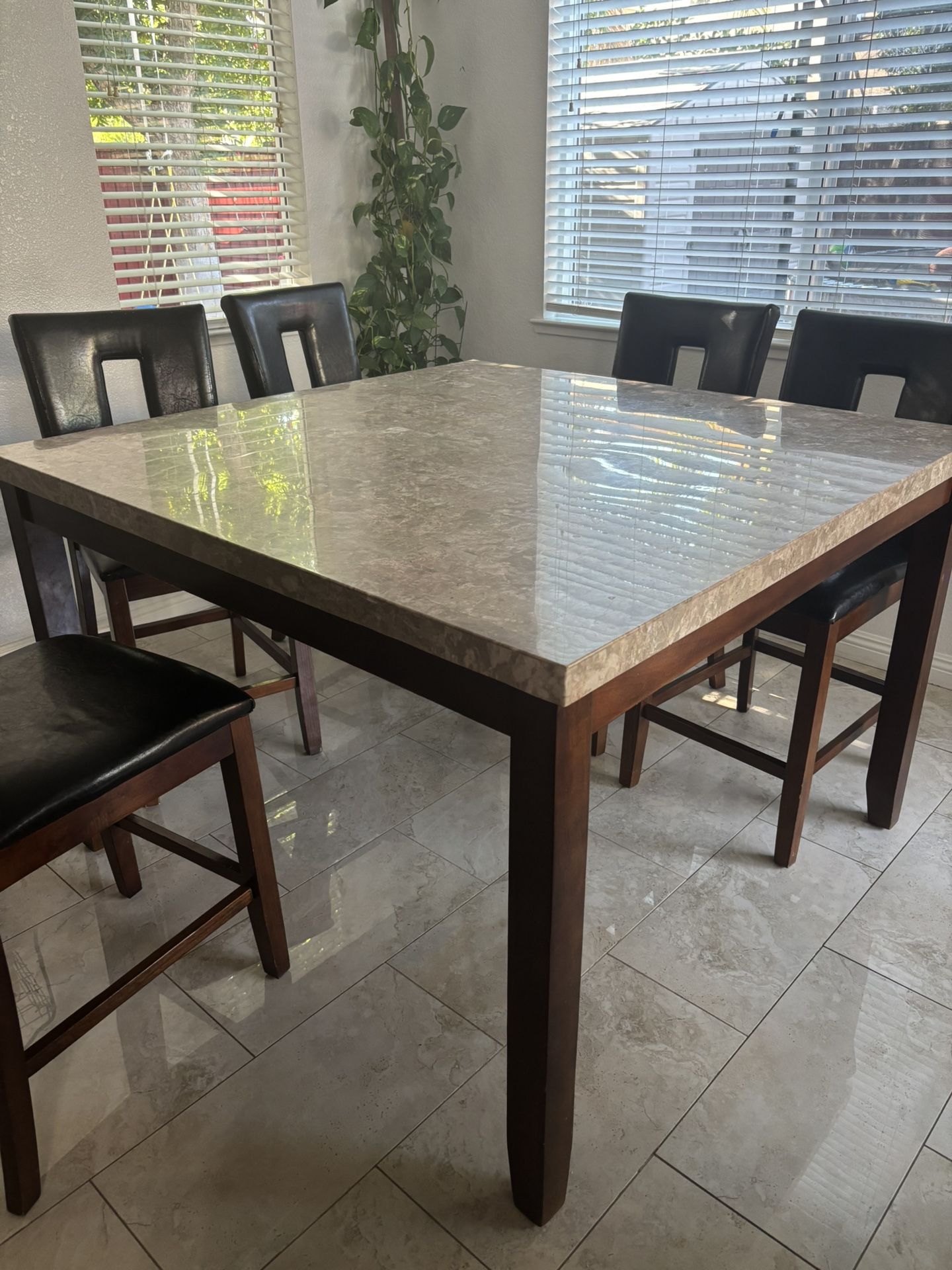 Marble Bar Top Dinning Table With 8 Chairs