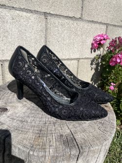 Black Lace Heels Size 8 1/2