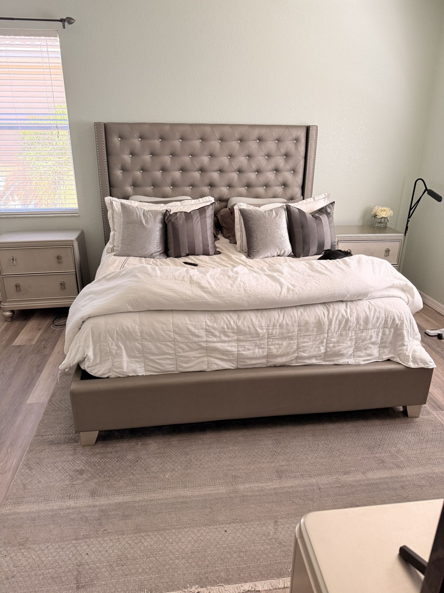 Sofia Vergara Bedroom Set
