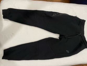 Medium Black Nike Tech joggers