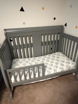 Gray Convertible Baby Crib with Mattress