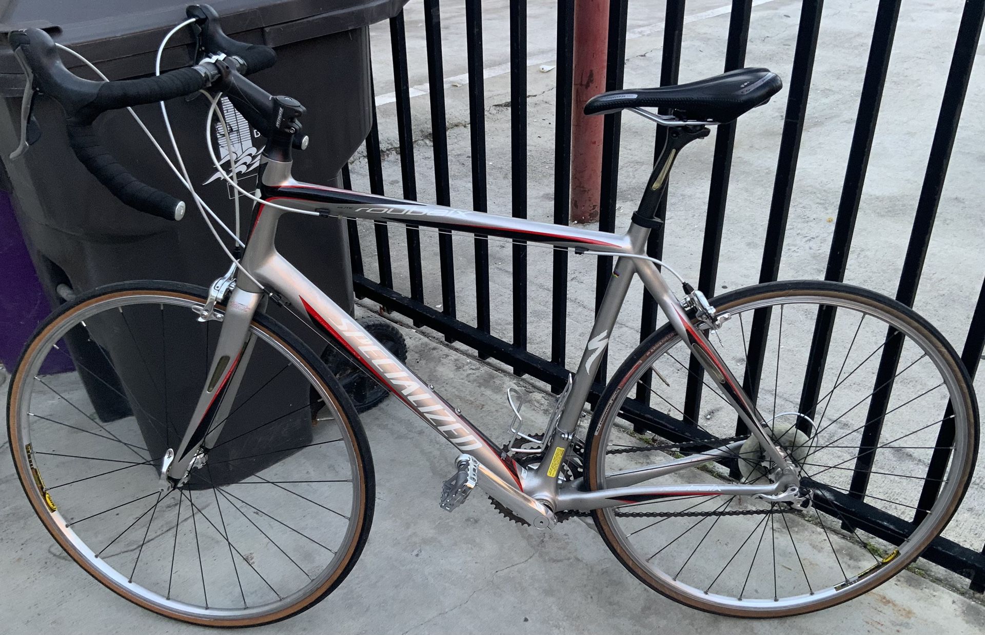 Specialized Roubaix Elite Carbon Road Bike Shimano 105