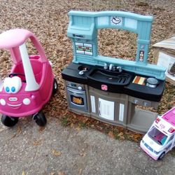 Lot Of 3 Little Tykes Car,Food Truck Kitchen 