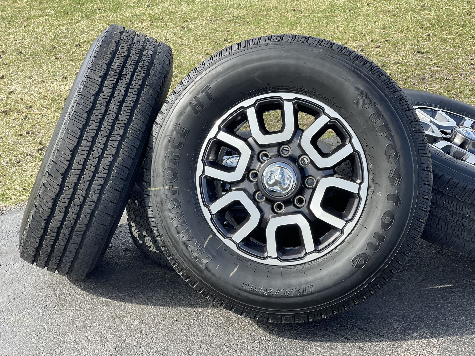 New 18” Dodge Ram 3500 wheels oem tires Ram 2500 Longhorn rims 8x6.5