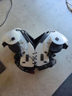 Douglass Football Shoulder Pads 56 XXL