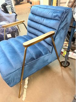 Amadeus Hutch model chair