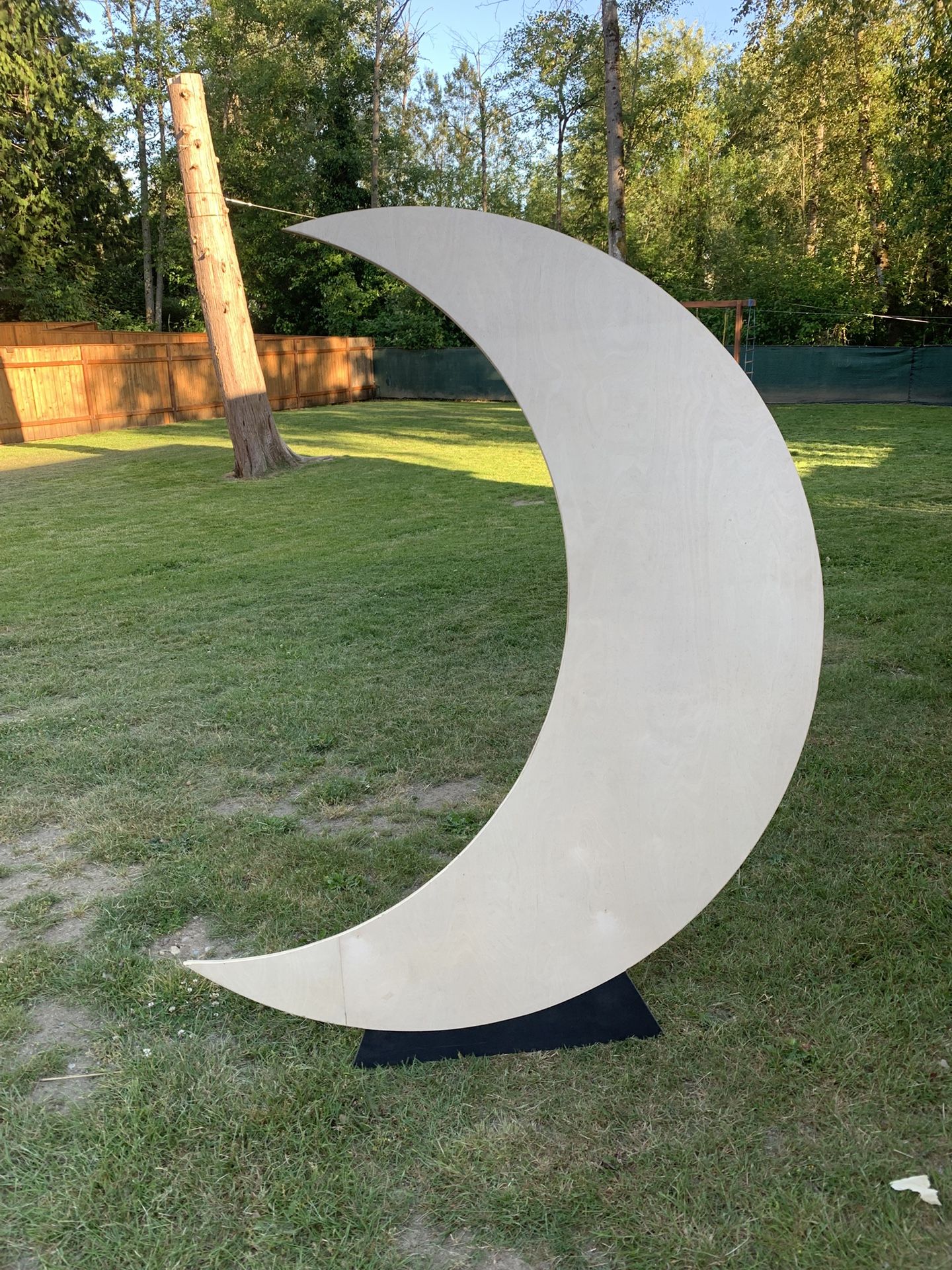 Backdrop - Moon Stand