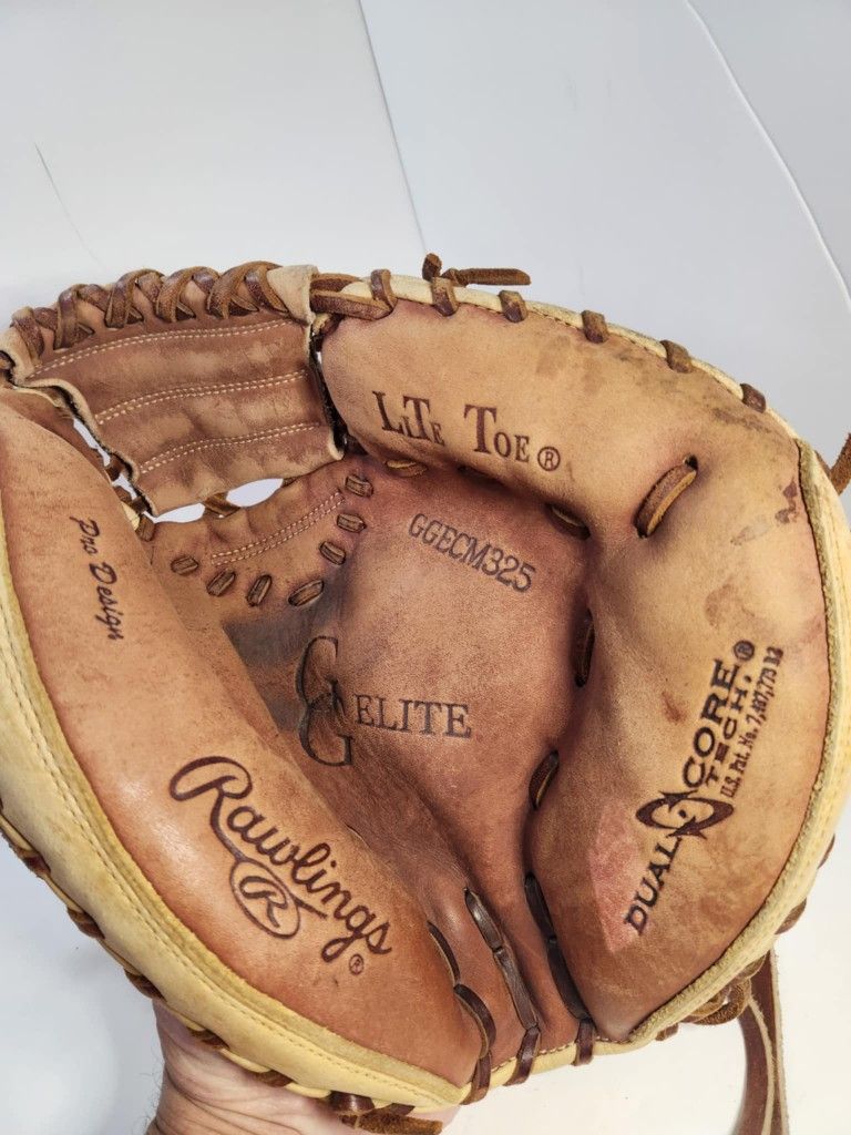 Rawlings Gold Glove Elite GG Catcher's Mitt Baseball Right Hand Throw RHT GGECM325