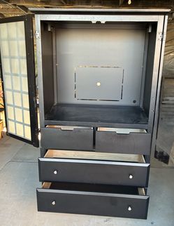 Entertainment center 