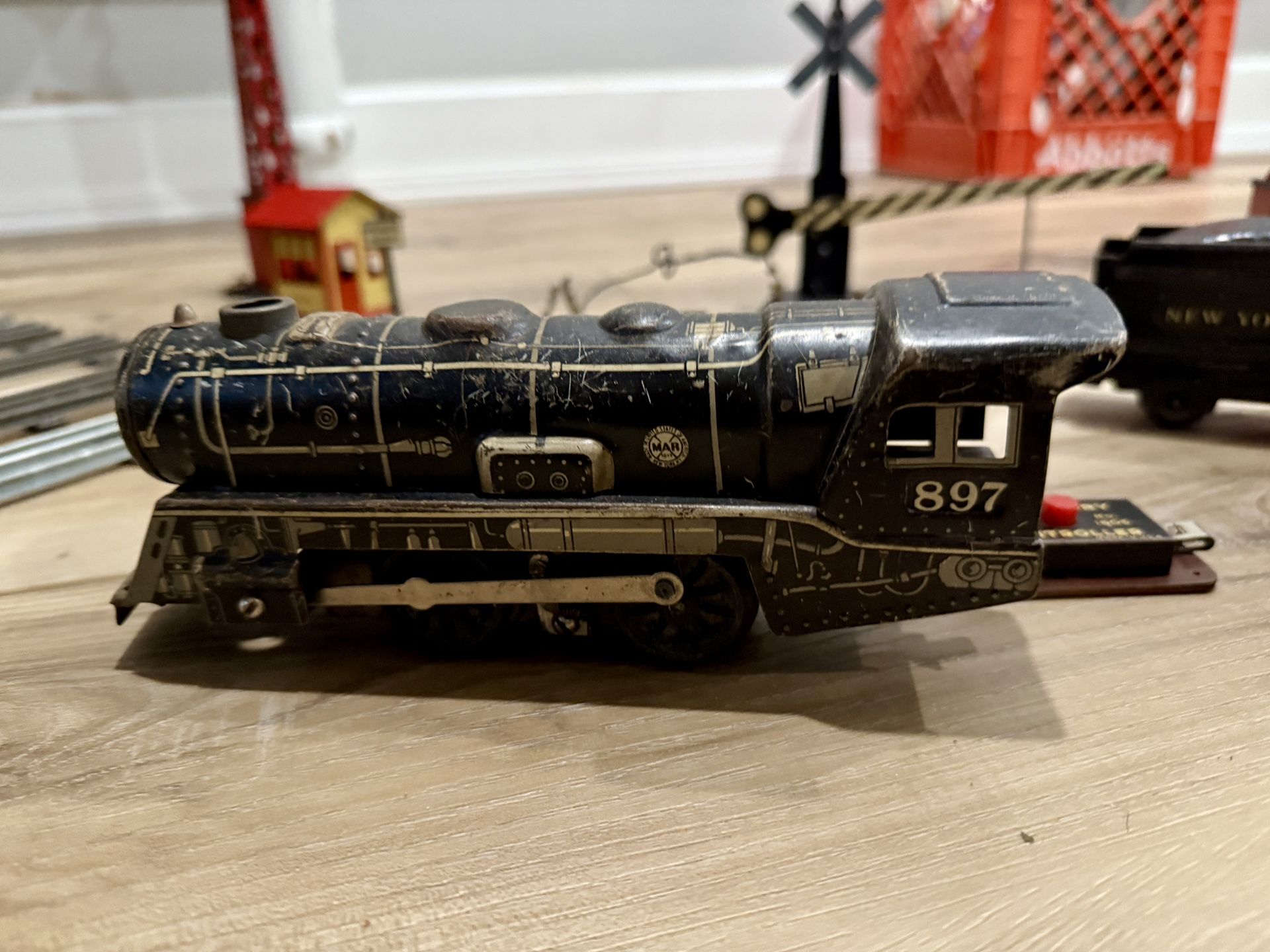 Vintage MARX 897 Tin Litho Train Set & Tracks 
