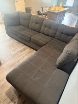 9.5 ft X 7.5 ft L-Shape Couch