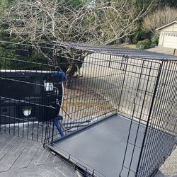 XL Large Dog Kennel Crate Collapsible Like In Good Condition 42" L by 28" W by 33" H