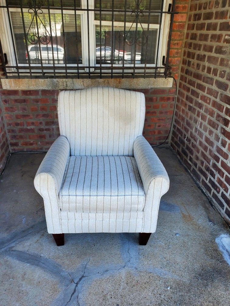 Single Chair