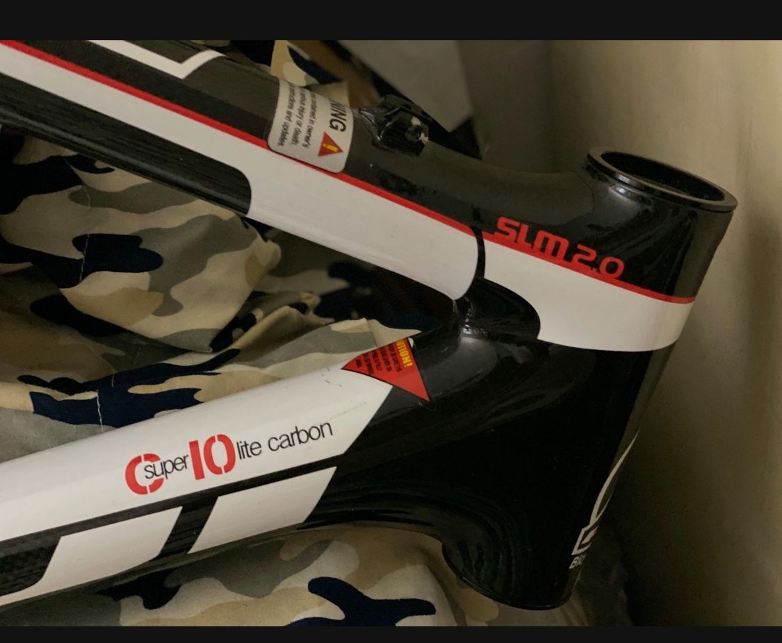 21” large Fuji SLM 26” C10 Carbón Fiber Hardtail new