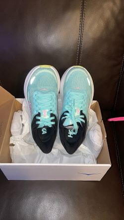 Hoka Wide Bonds 9  **