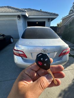 Car Keys N Remotes/ Llaves Con Control