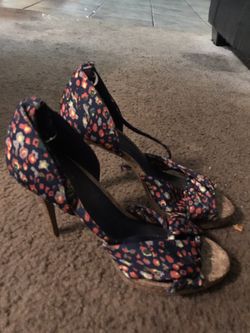 Floral heels sz 7