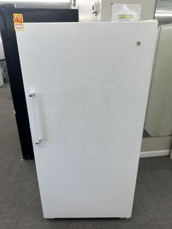 Upright Freezer GE White Works Great 6 Months Warranty
