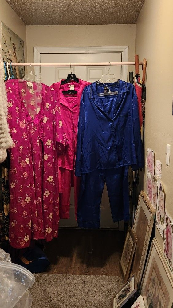 Elegant Sleepwear Set & Pajamas