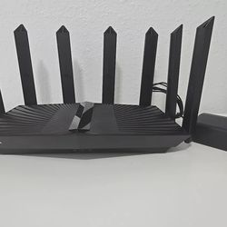 TP-LINK Archer AX6600 Tri-Band Wi-Fi 6 Router - Black , excellent condition for $100 firm