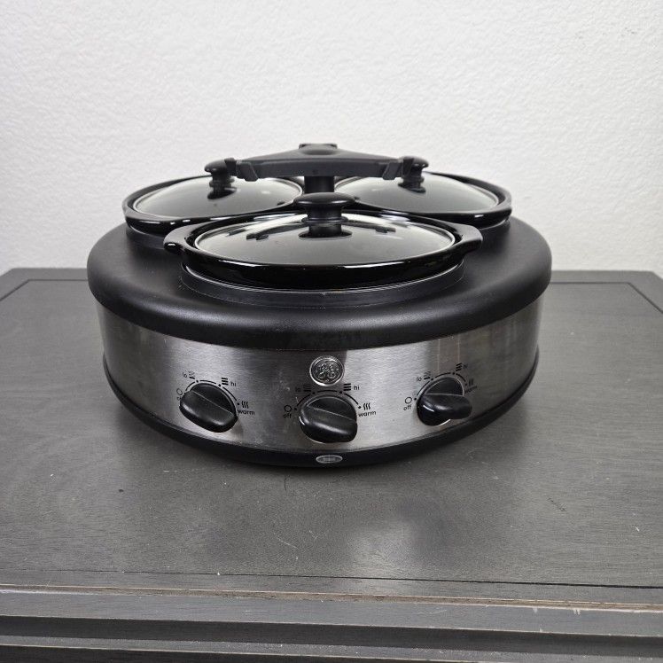 GE Triple Stoneware Pot Slow Cooker/Food Warmer for Sale in Las Vegas