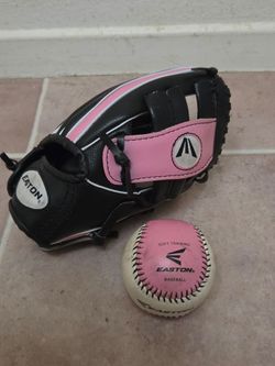 Easton 9.5" Pink/Black Baseball Glove w Soft Training Baseball