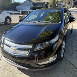 Chevy Volt Plug-In Hybrid – Clean Title – Leather/Heated Seats – $5,750 OBO