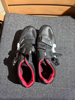 Peloton Cycling Shoes – Size 43 – With Cleats