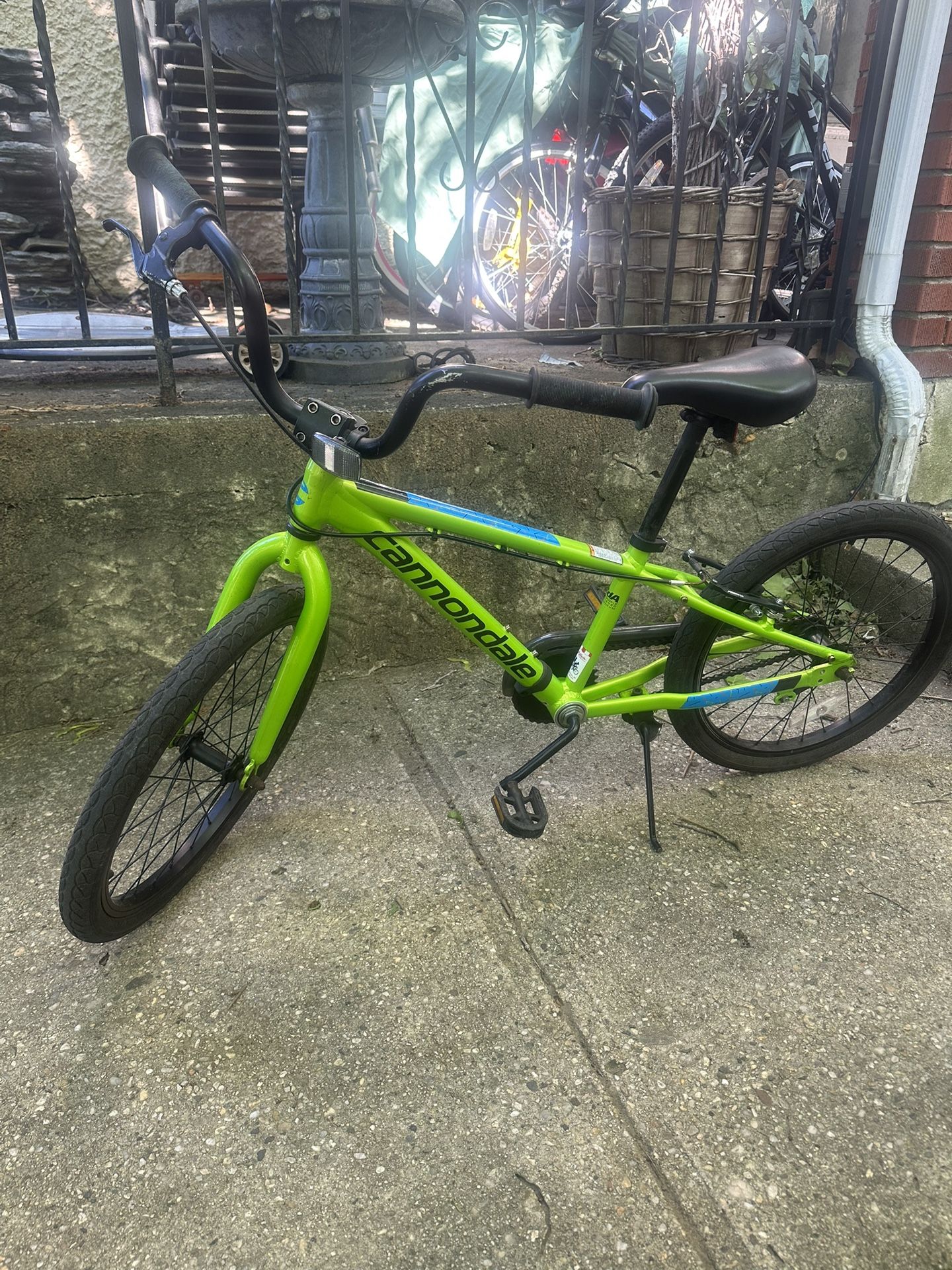 cannondale kids trail bike in great condition