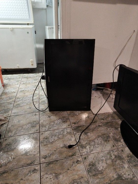 Free Samsung TV For Parts Not Working