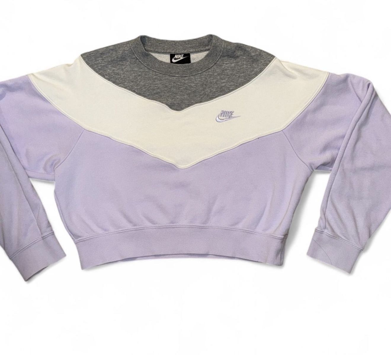 Nike Purple and Grey Cropped Sweatshirt Excellent Condition Size Small If you have any questions about sizing or shipping pls feel free to reach ou