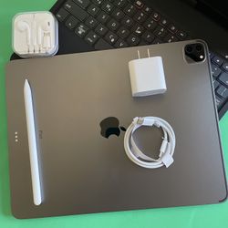 Apple IPad Pro 12.9” 4th Generation (2020 Model/ Face ID/Liquid Retina) 128GB with pen, keyboard case & Accessories 