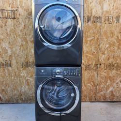 ELECTROLUX WASHER AND ELECTRIC DRYER WITH STEAM CYCLES GREAT CONDITION 