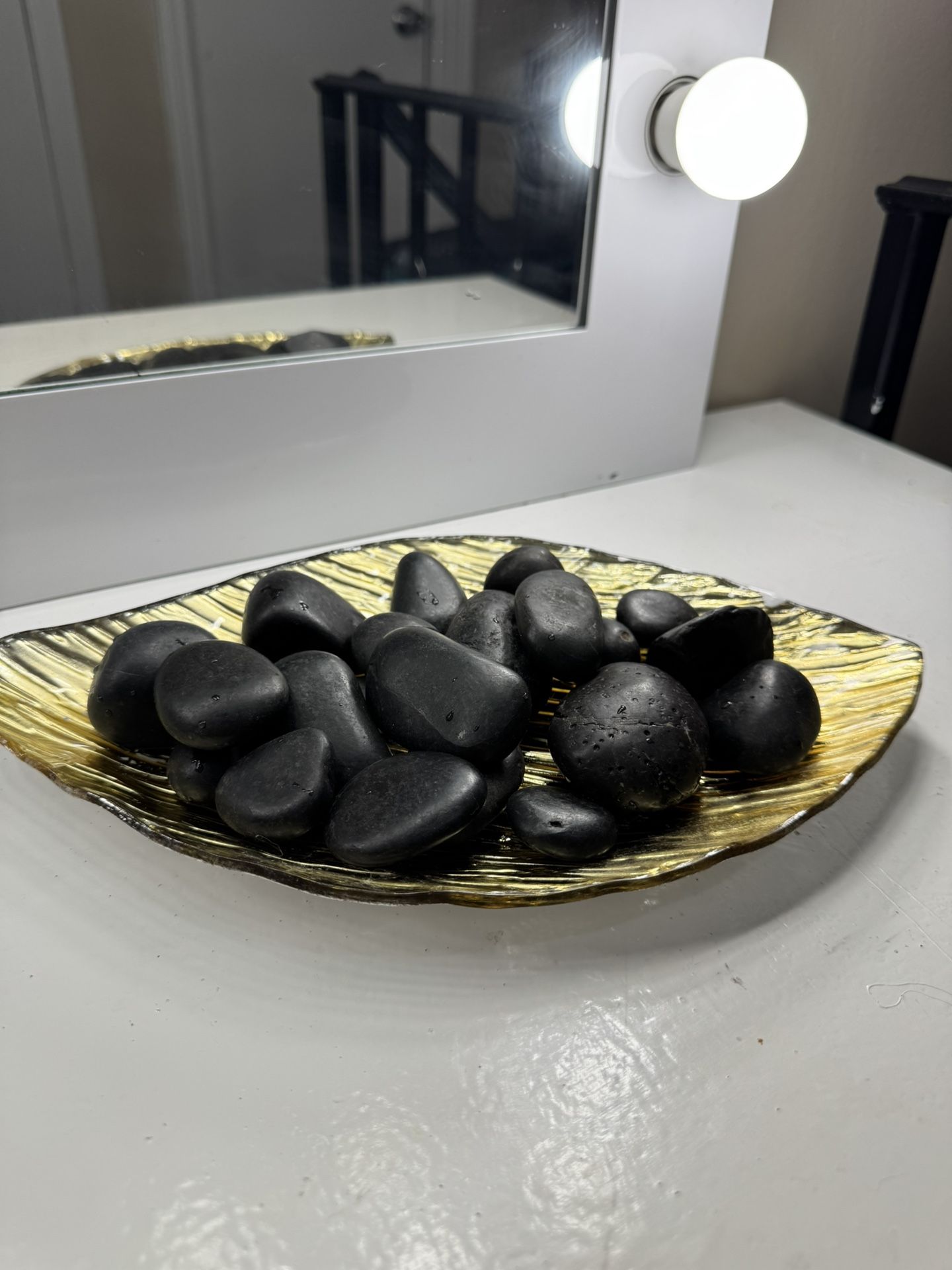 Gold Leave With Rocks