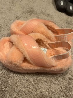 New Peach Ugg Slippers 