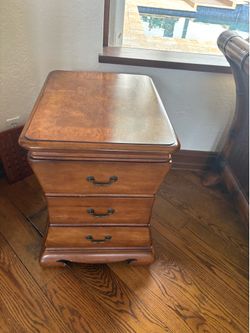 Night stand