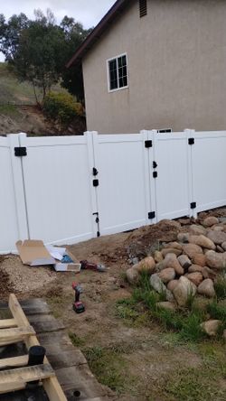 !!!!!!!!!!!!!!Vinyl Fence!!!!!!!!!!!