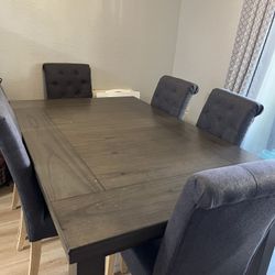 Dining Table with 6 Chairs 
