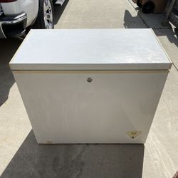 GE Chest Freezer 