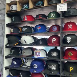 Snapbacks 38$ Each 