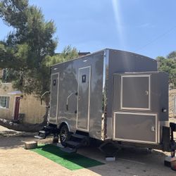 Portable Luxury Restroom 