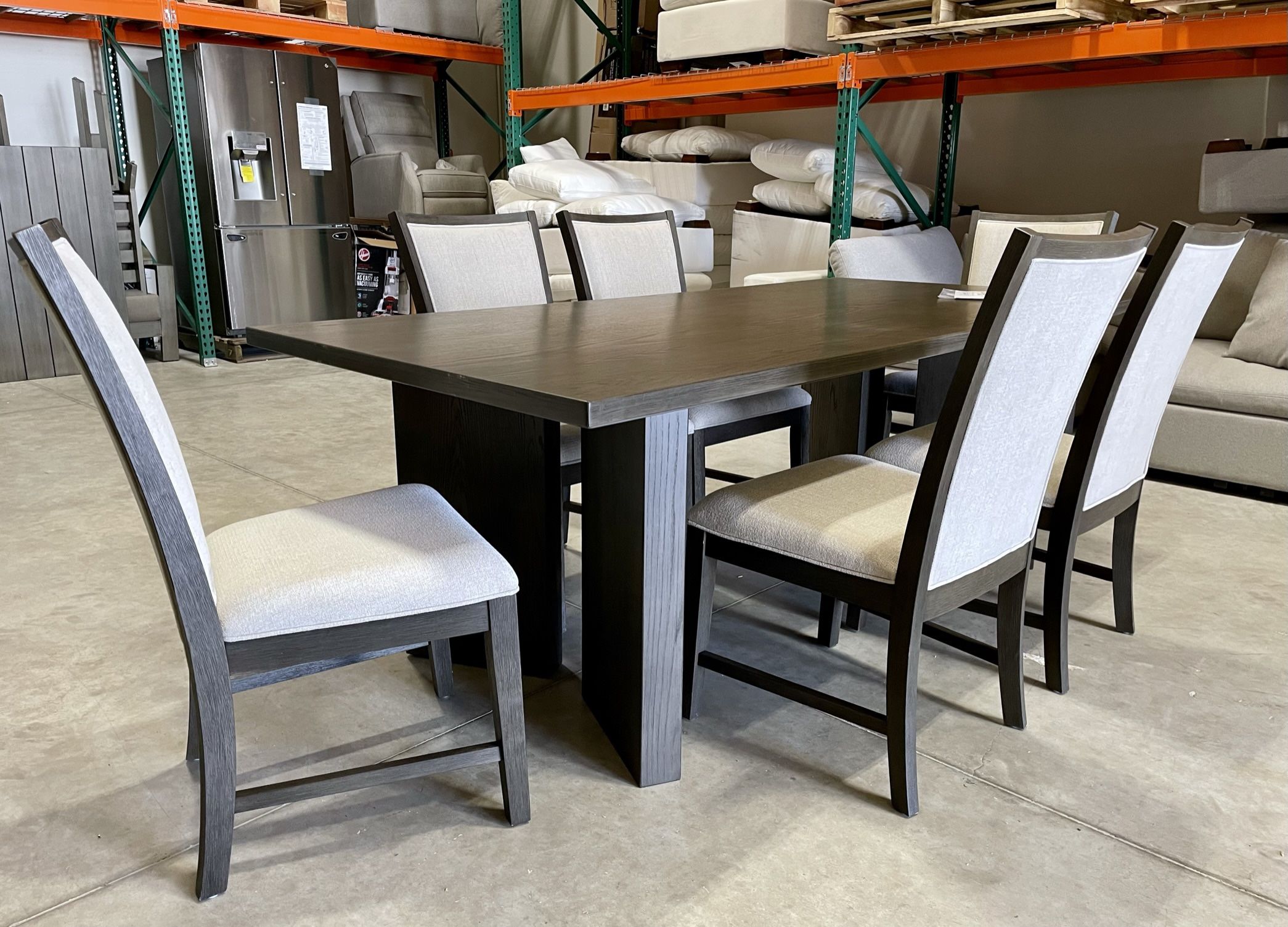 WAREHOUSE CLEARANCE | Carmine 7-piece Dining Set