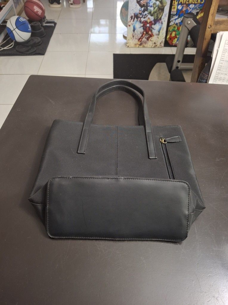 "NEW " Bueno Black Tote Bag With Numerous Pocket & Zippered Compartments