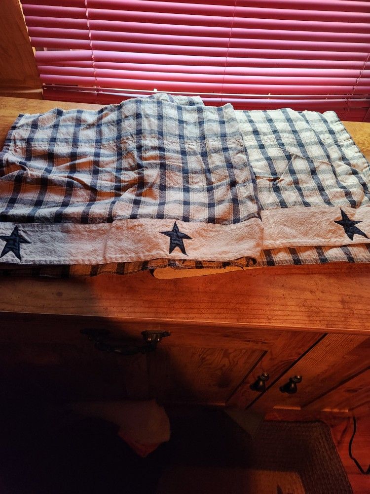 2 Star Valance For One Window